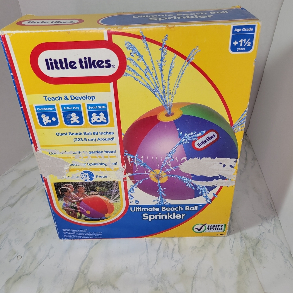 Little Tikes Ultimte Beach Ball Sprinkler